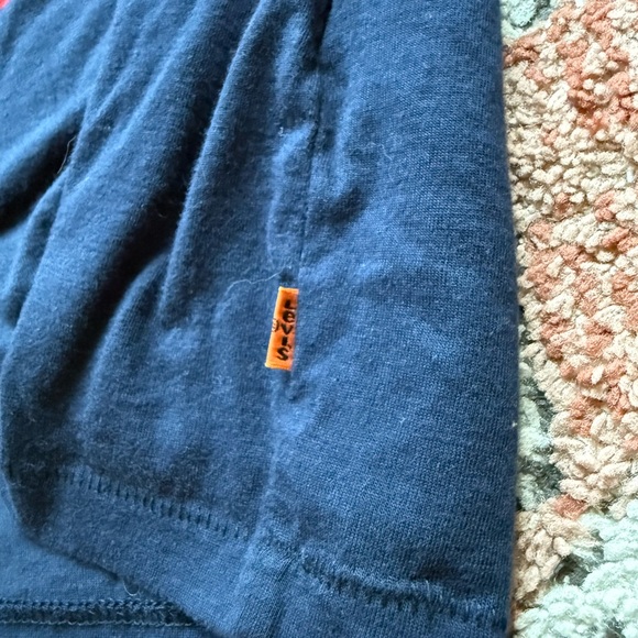 Levi's Tee - Picture 4 of 4